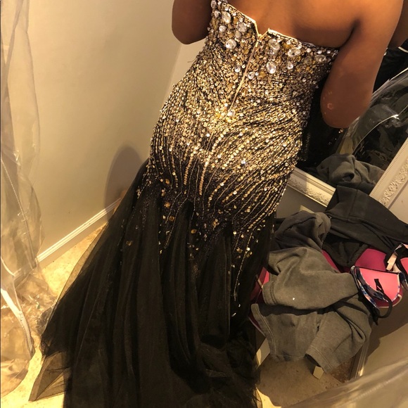 Jovani black and gold Prom dress - Picture 3 of 7